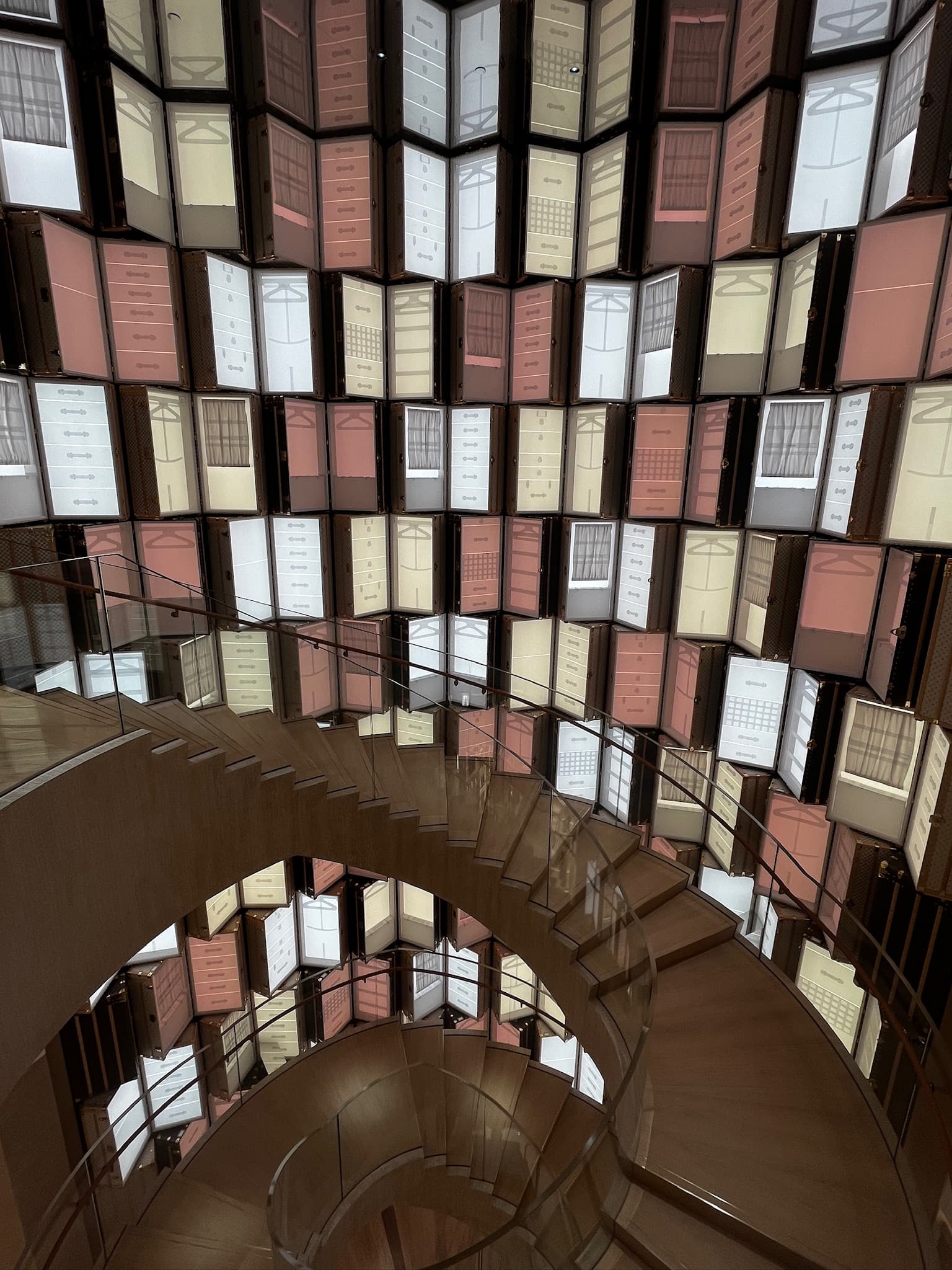 Louis Vuitton – Four Seasons